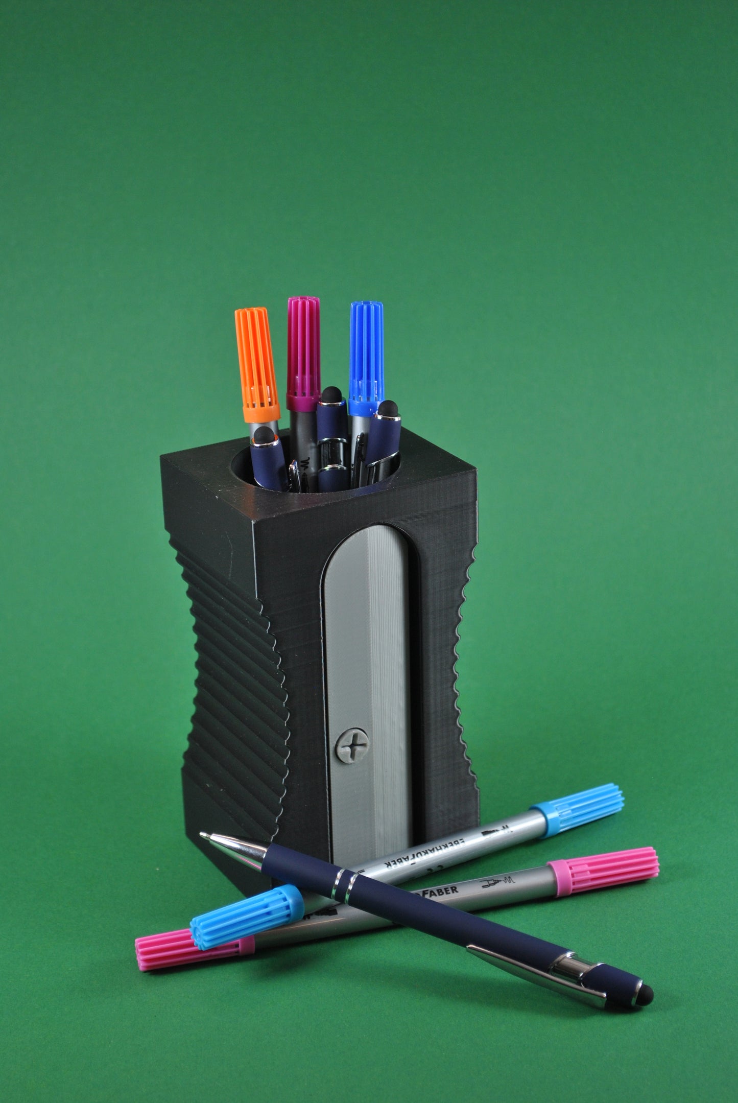 Riesenanspitzer-Stiftehalter