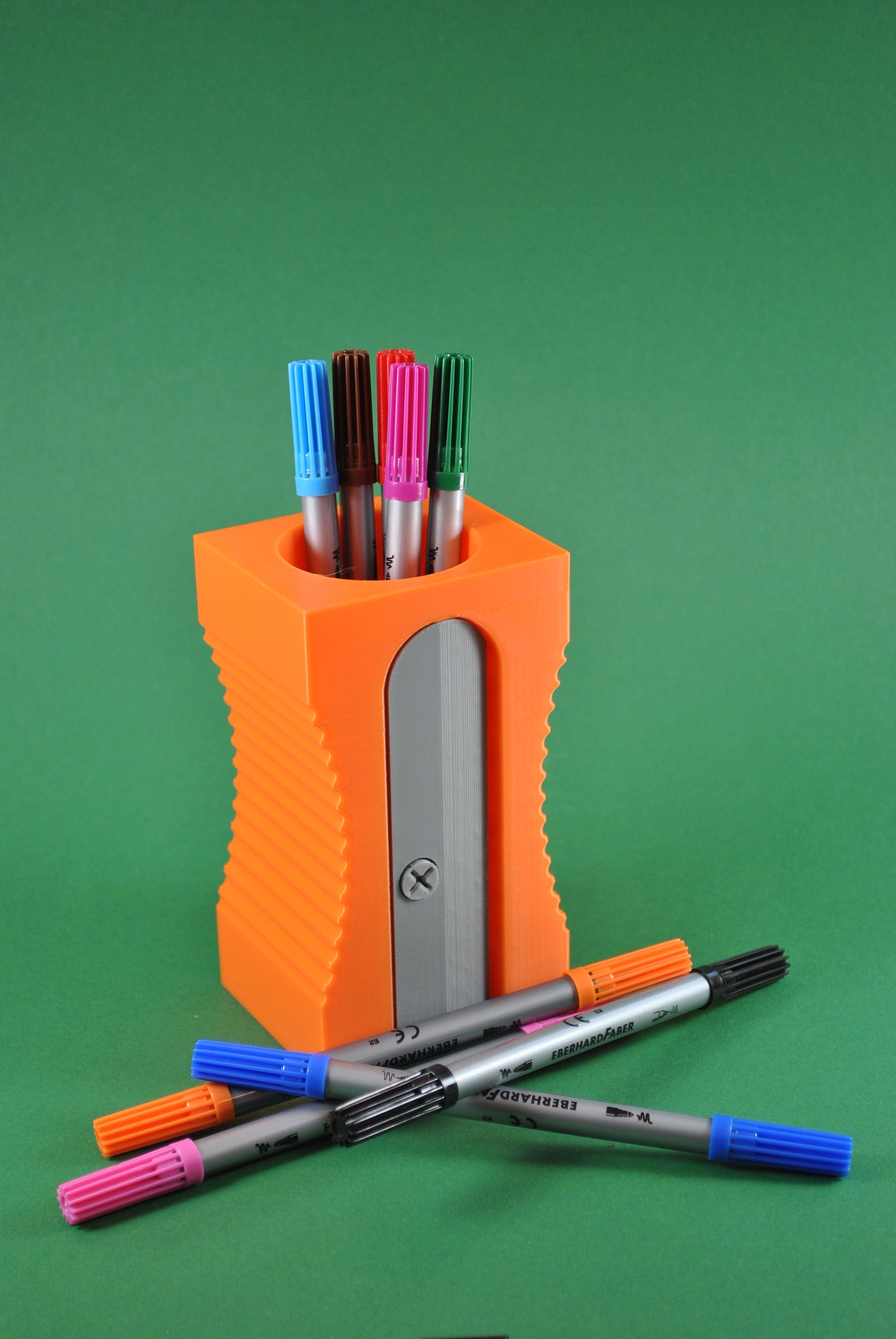 Riesenanspitzer-Stiftehalter