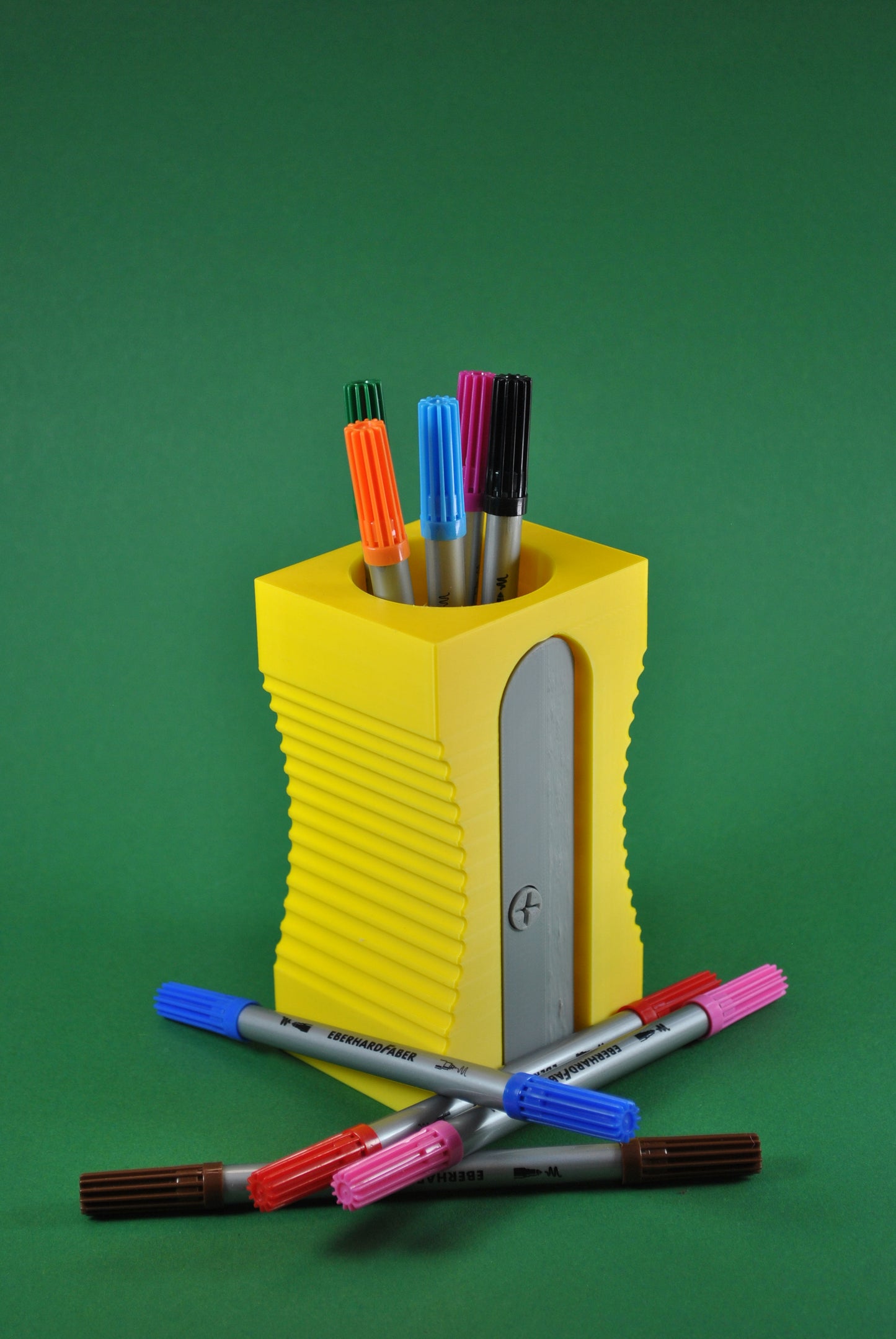 Riesenanspitzer-Stiftehalter